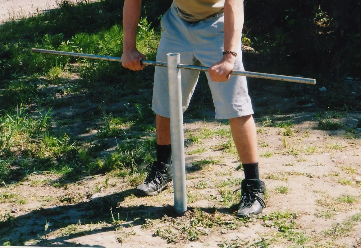 El primer pilote helicoidal instalado a mano, 2001
