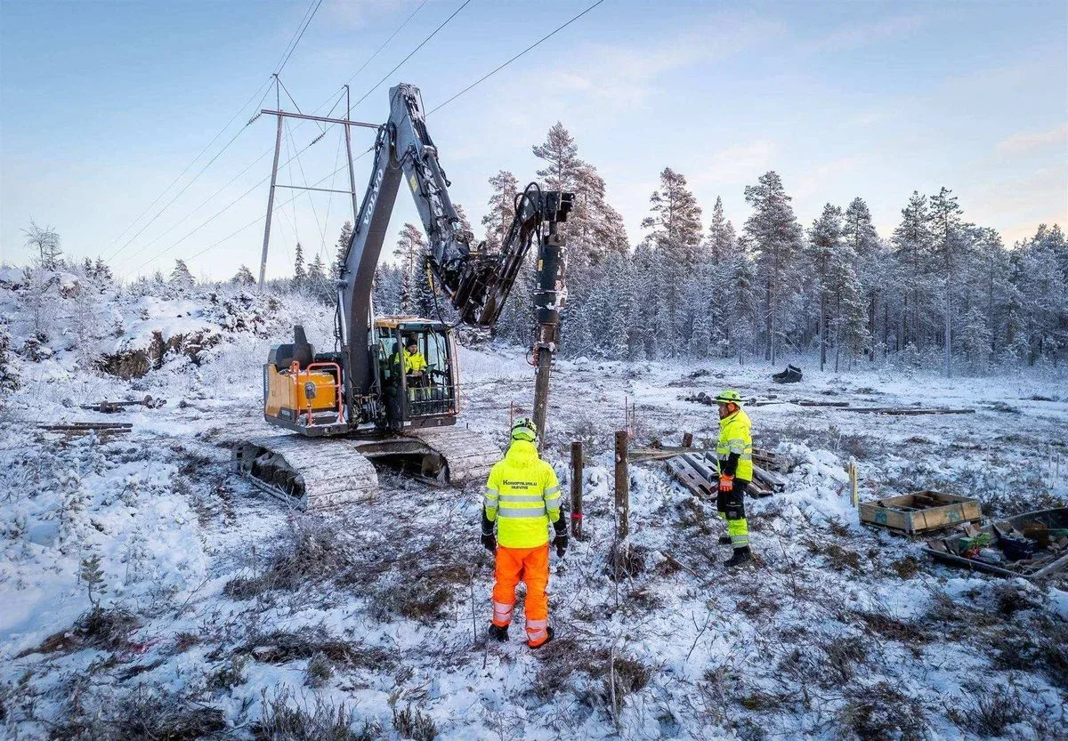 Pilotes helicoidales para torres de transmisión eléctrica