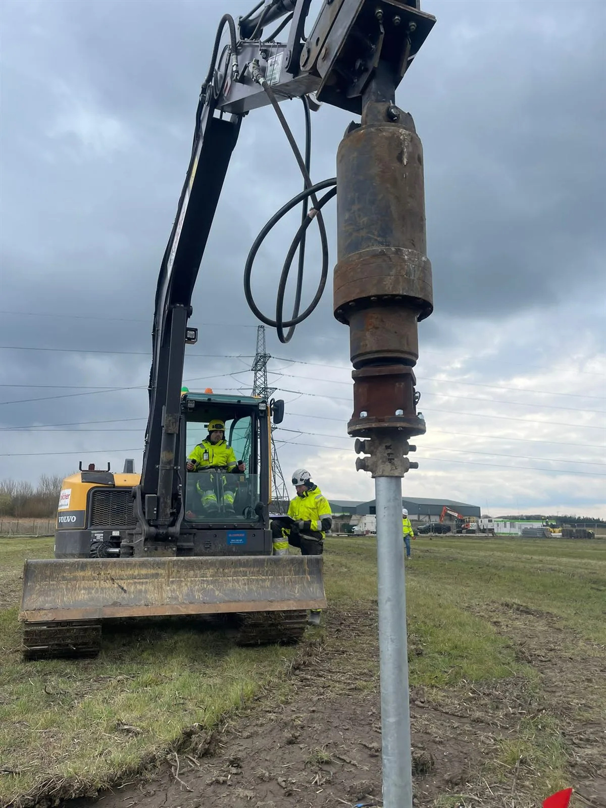 Cuadrilla de instalación trabajando